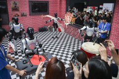 “人工业本身及其赋能的使用场景将催生新的就